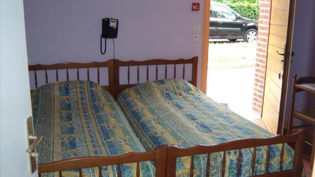 Auberge Les Muriers La Ferté-Hauterive Szoba fotó